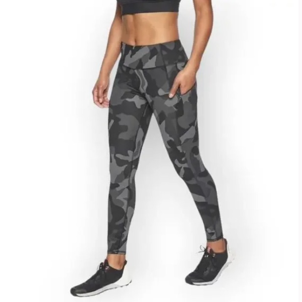 Athleta Camo Contender Gray/Black Camouflage Yoga Pants